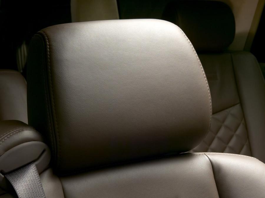  Cadillac SRX 4 Sport by Dana Buchman 2006 года  (фото 4 из 6)